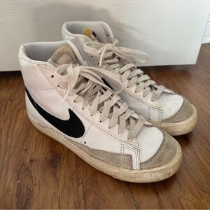 Nike Blazer Mid ‘77 Sneakers